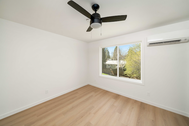 Bedroom with ceiling fan